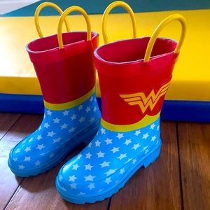 Toddler Wonder Woman Rain Boots- size 8